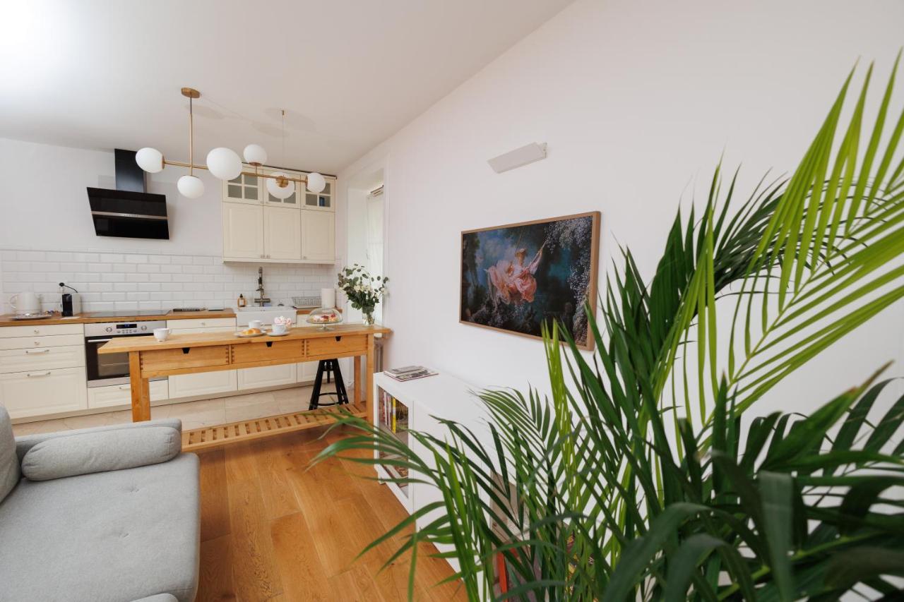 Maison Bruehl - Apartamenty Przy Ogrodzie Saskim Warsaw Exterior photo